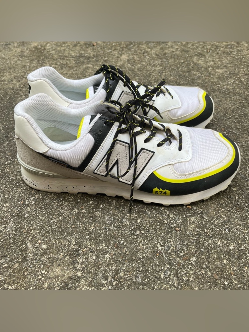 New balance men’s shoes 12 - Picture 3 of 6